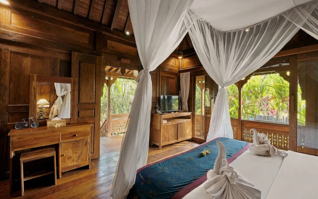 Kawan Antique Ubud Villa