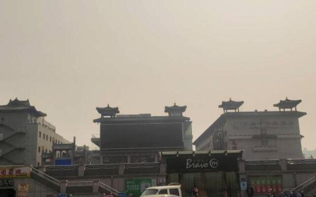 Tuke Chengshe Hotel (Gongyi Railway Station Xingyue Times Square Branch)