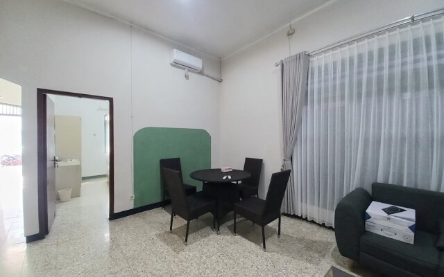 Homestay Azarine Jogja Dekat UGM By Simply Homy