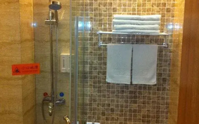 Yijing Holiday Hotel