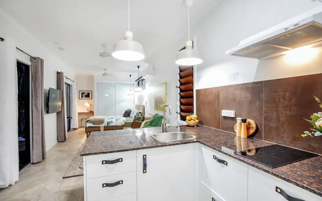 Airlie Beach Eco Cabins - Adults only