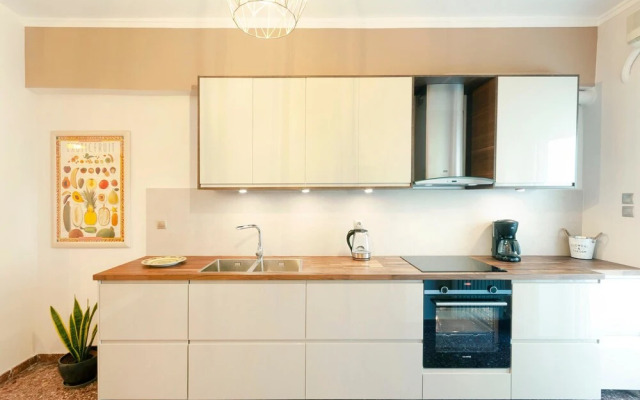 Ruby of Kerameikos - 85m2 - Serene Street Balcony View