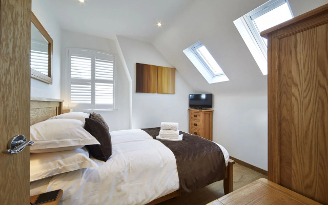 Castle Crescent By Flying Butler