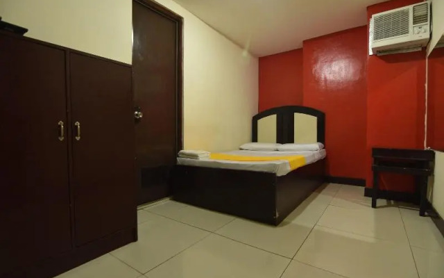 OYO 894 Cosmo Hotel P Campa Manila