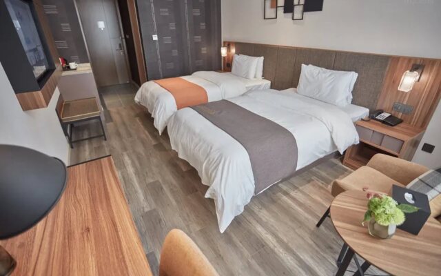 Homeinn Plus Hotel (Lujiang Neihuan North Road No.5 High School)