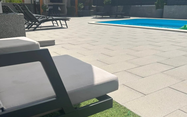 Villa Apartments AA 1