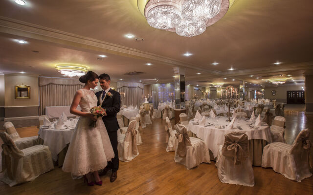 Woodford Dolmen Hotel