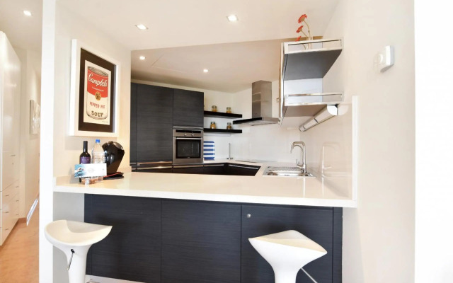 Alzaro 0-4 DELUXE SEA VIEW 2B