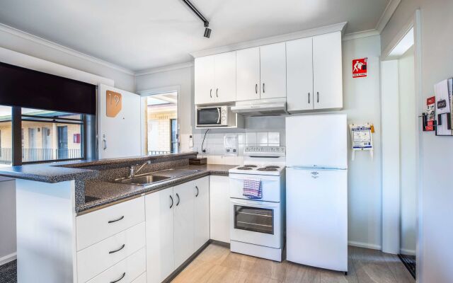 Nightcap at Riverside Hotel