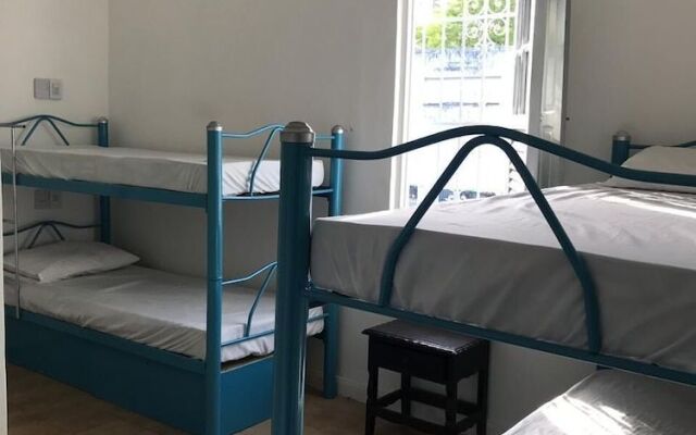 Ribeira dos Arrecifes Hostel