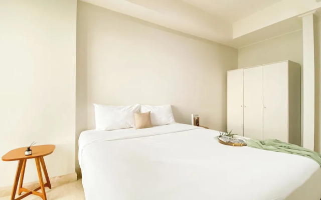 Cozy And Best Location 1Br Gold Coast Apartment