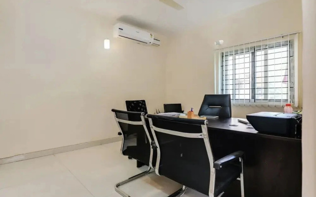 Nakshatra Comforts by OYO Rooms