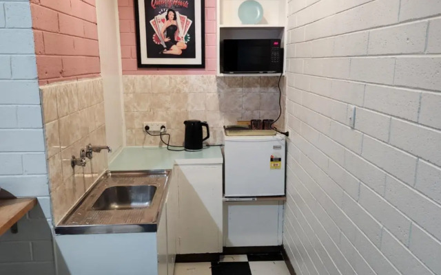 Adelaide Backpackers Hindley St