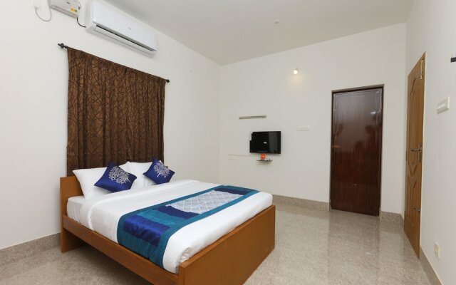 OYO 13858 Rithus Residency