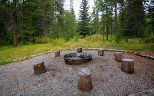 HI-Castle Mountain Hostel