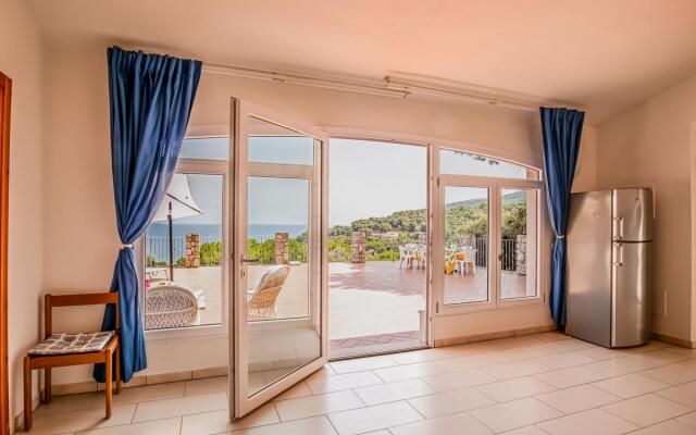 Villa Perla, a terrace that will make you dream-Villa Perla