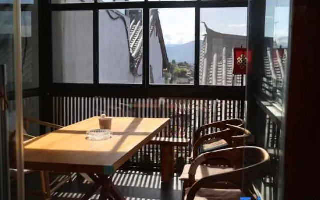 Pingju Scenic Inn (The Old Town of Lijiang)