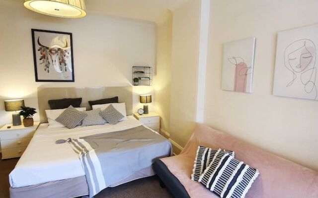 Crown Hotel Surry Hills
