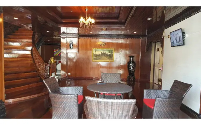Baan Sai Thong Hotel