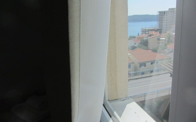 Rafailovicimore Apartments