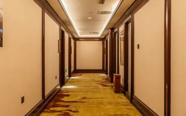 Iv International Hotel