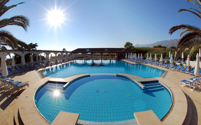 Denizkizi & Denizkizi Royal Hotel