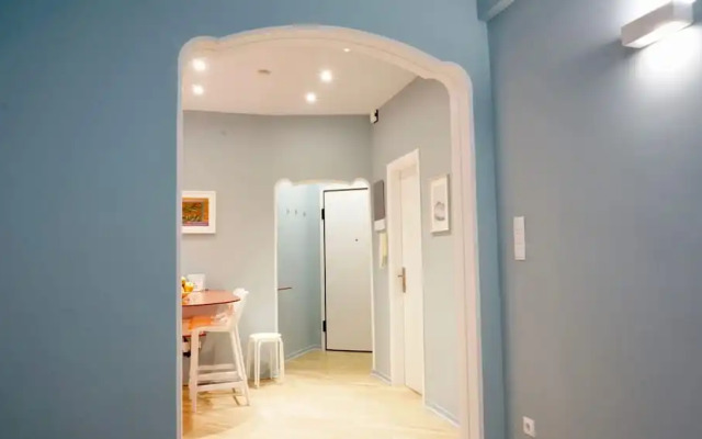 Modern Central Fully Equipped Apt
