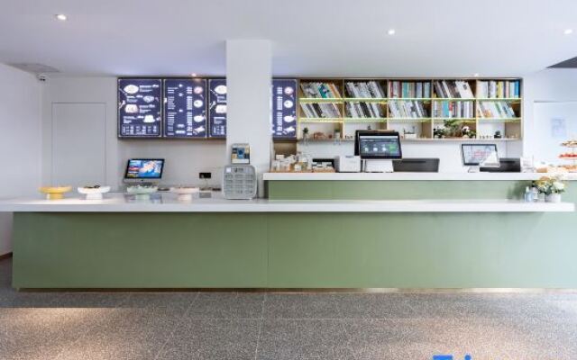 Laizhu Hotel (ChengduTaiKoo Li Chunxi Road)