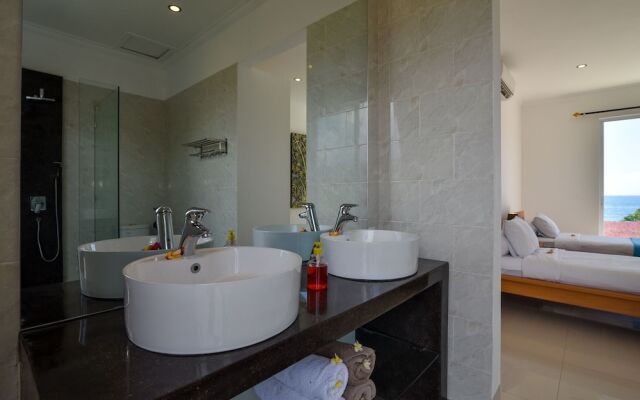 Villa Lovina Beach 2