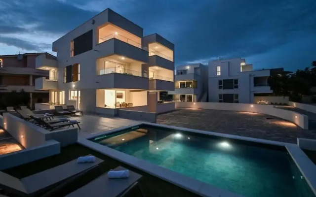Pool apartments Break B