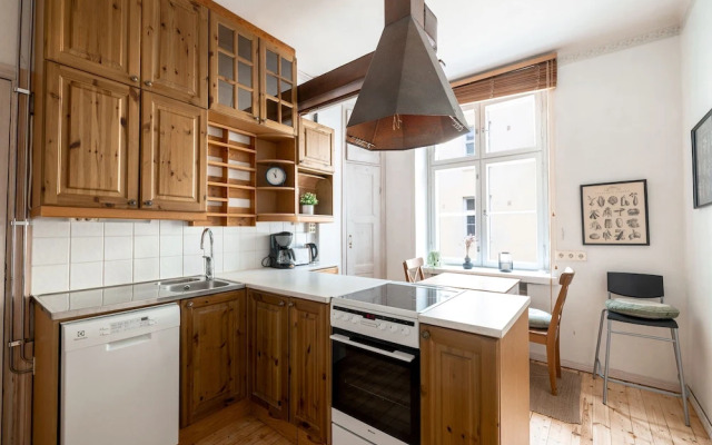2ndhomes Bright 125m2 4BR Center Apt