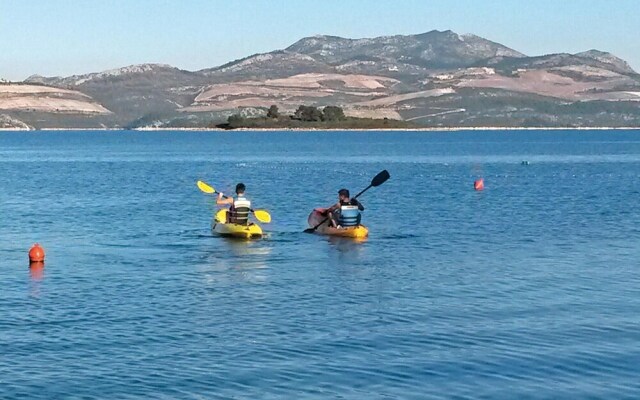 Nice Home in Sreser with Hot Tub, Sauna & WiFi