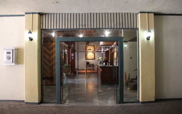 Hotel Parador Del Rio