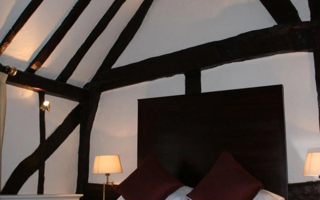 Legacy Rose and Crown Hotel