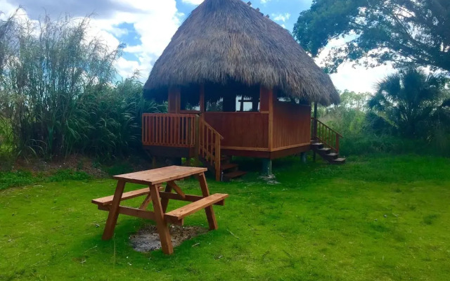 Everglades Chickee Cottages - Ochopee