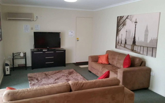 Clifford Park Holiday Motor Inn