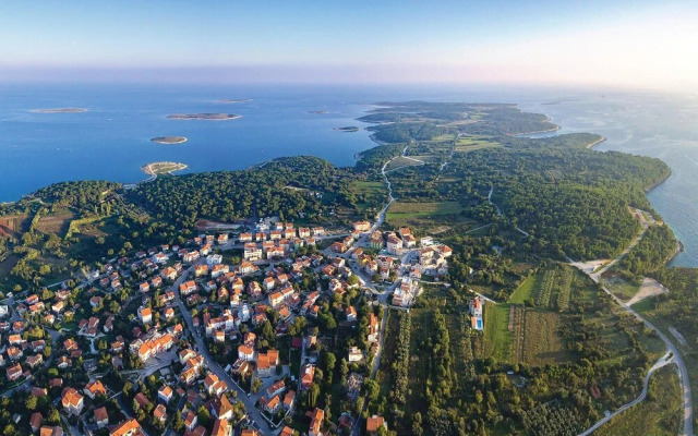 Stunning Home in Premantura With Wifi and 1 Bedrooms