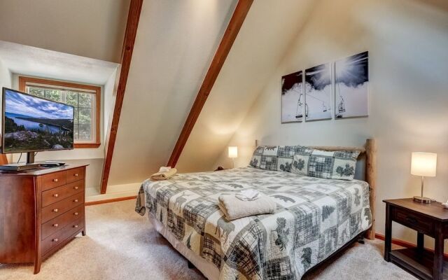 Lone Pine Lodge
