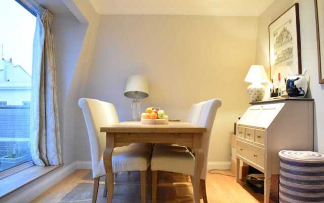 Stylish 1 Bedroom Penthouse Near Notting Hill