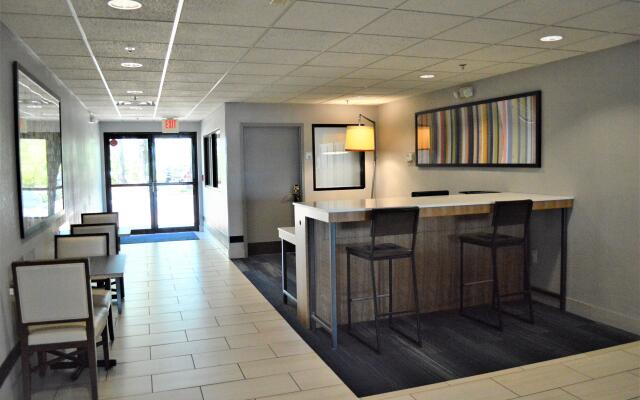 Holiday Inn Express & Suites Batesville by IHG