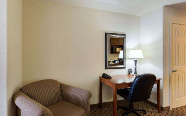 Quality Suites Huntsville Near University
