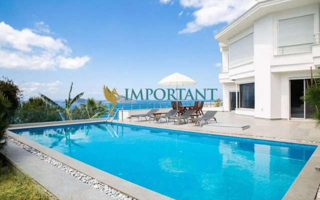 BD4123 Five Bedroomed Villa with Pool and Sea View