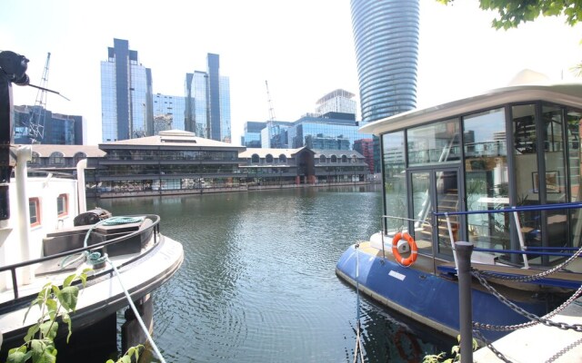 South Quay Apartment One