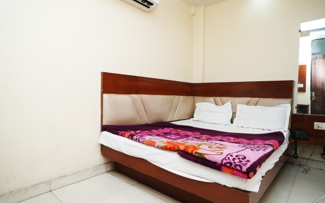 Hotel Ashirwad near New Delhi Railway Station, Paharganj