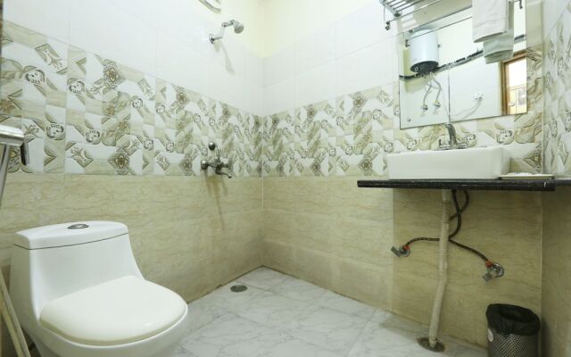 Hotel Lemon Suites & Banquet Noida Sector 62