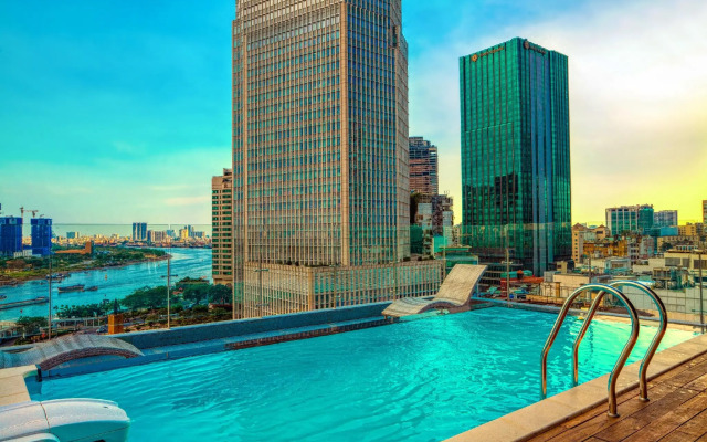 Sky Gem Central Hotel