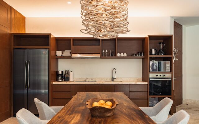 Loretta Jungle Penthouse | Beach Club | Puerta Azul