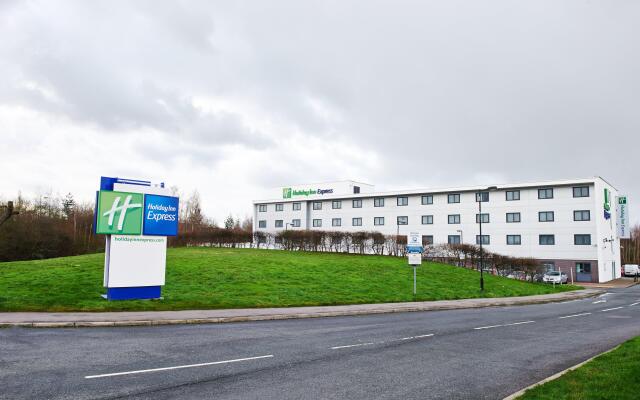 Holiday Inn Express Manchester Airport, an IHG Hotel