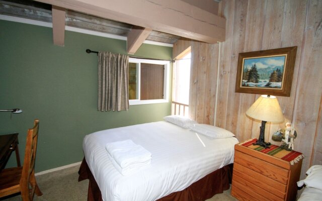 Mammoth Ski & Racquet Club #64