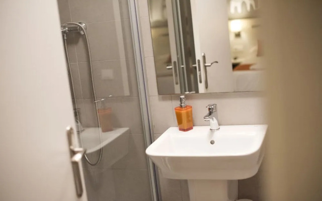 Hostal Live Barcelona 2